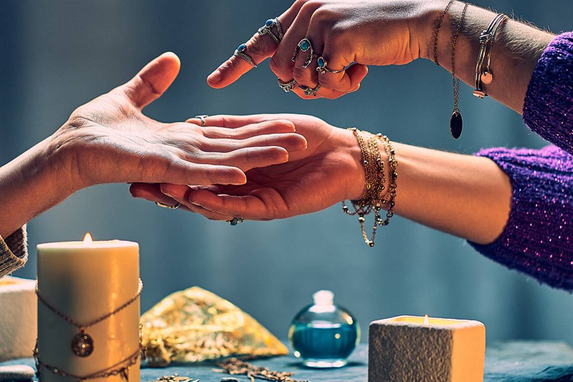 Reach of veteran psychic to bring prosperity and happiness in your life